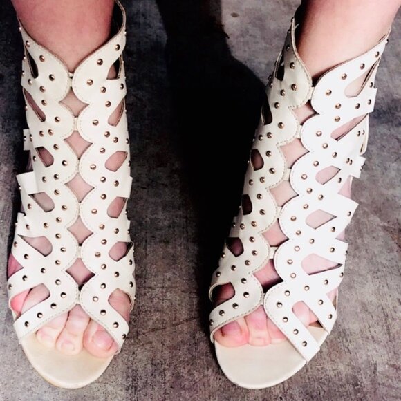 Pink Key Rose Gold Studded White Wedges - Picture 6 of 6